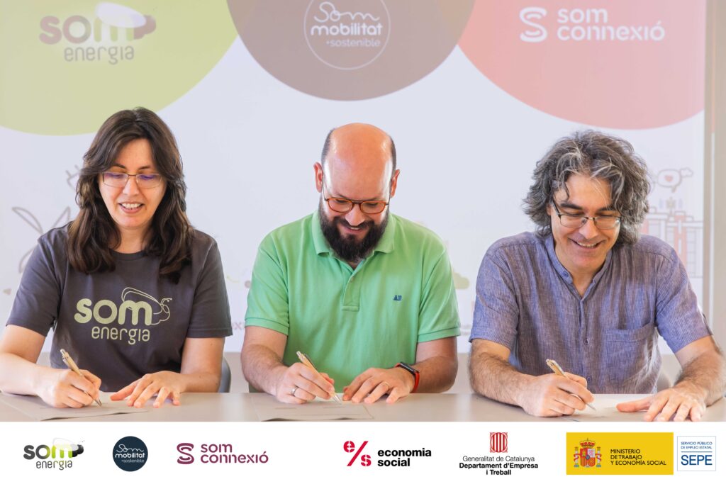 signatura intercooperació amb Som Energia i Som Mobilitat